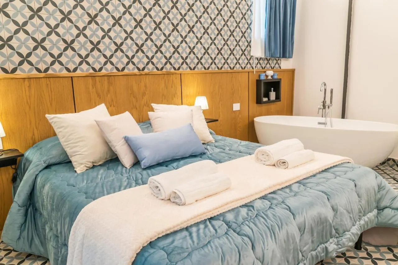 Bed & Breakfast Community Rooms & Wine Favara