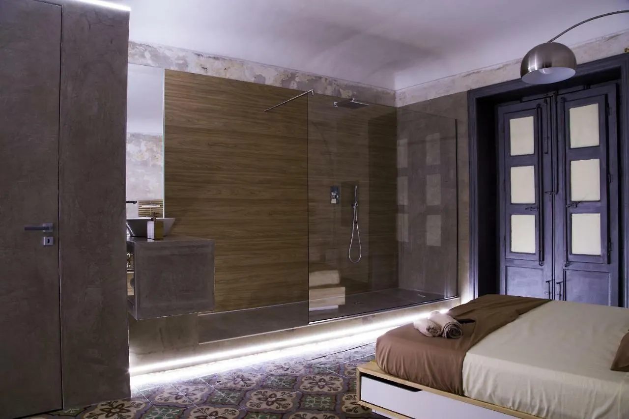 Community Rooms & Wine Favara