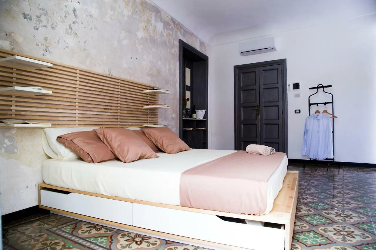 Community Rooms & Wine Favara