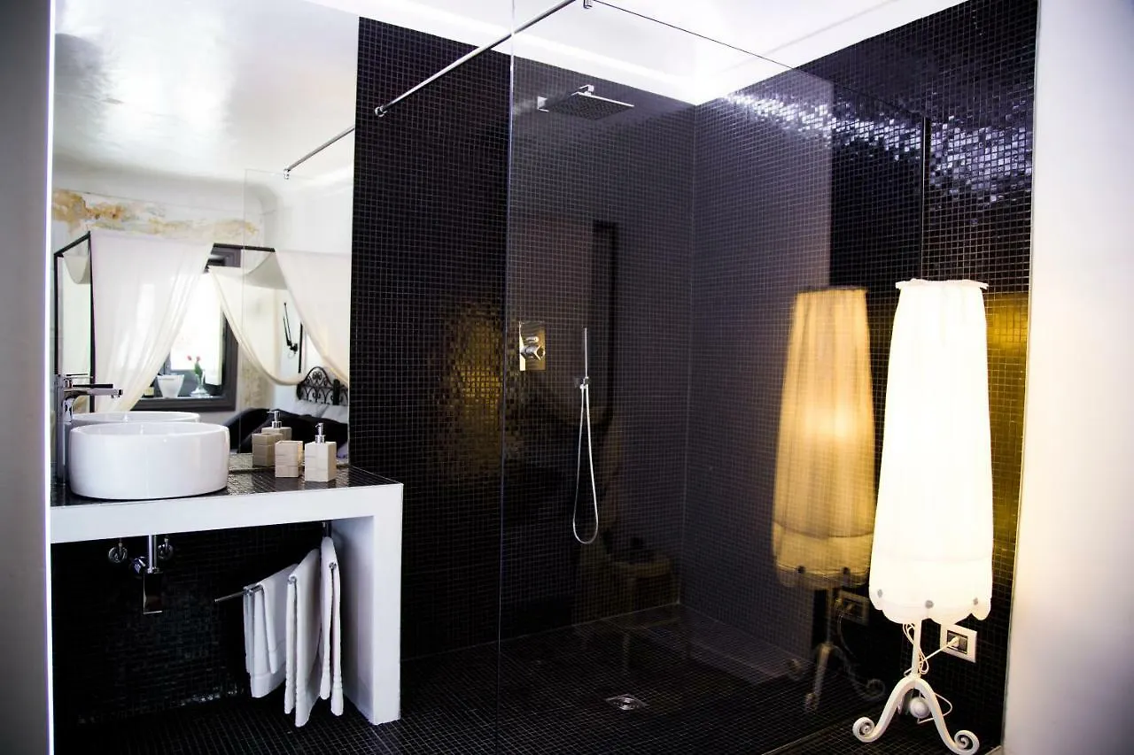 Bed & Breakfast Community Rooms & Wine Favara