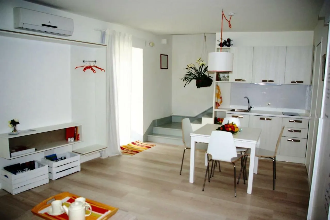 Community Rooms & Wine Favara 3*,  Italien